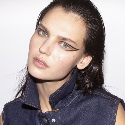 14 eyeliners που θα σας χαρίσουν γατίσιο βλέμμα στη στιγμή