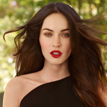 Αποκτήστε το σαγηνευτικό βλέμμα της Megan Fox με τη δύναμη του μακιγιάζ 