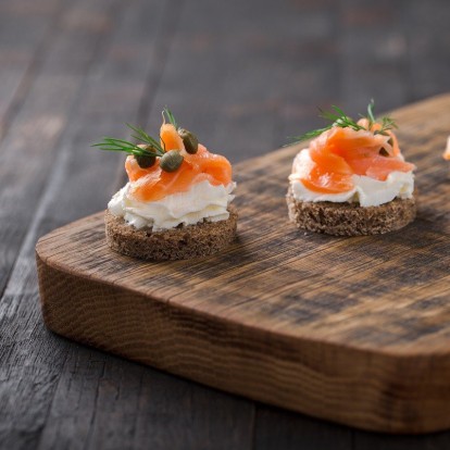 4 απολαυστικές συνταγές για finger food για εσάς που περιμένετε την παρέα σας στο σπίτι