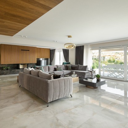 Δείτε πως μια σύγχρονη κατοικία στην Πυλαία Θεσσαλονίκης απέκτησε πολυτέλεια και υψηλή αισθητική 