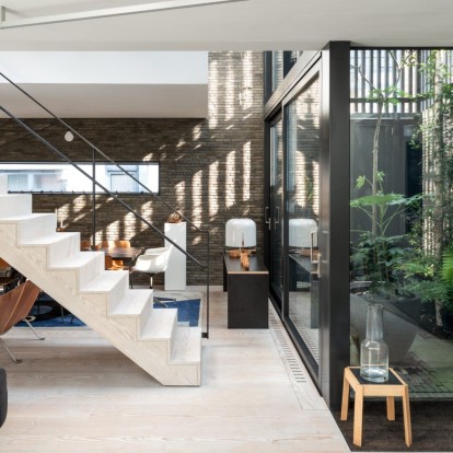 To Blackbox House στο Λονδίνο είναι μια μοντέρνα κατοικία, όπου η αρχιτεκτονική δημιουργία συναντά τη σύγχρονη τέχνη 