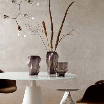 Tα πιο κομψά βάζα που κάθε stylish γυναίκα πρέπει να έχει στο σαλόνι της
