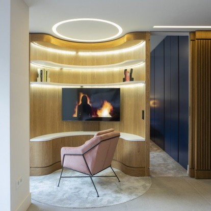 Δείτε πώς ένας μικρός χώρος μετατρέπεται σε ένα ξεχωριστό & λειτουργικό διαμέρισμα στη Γλυφάδα