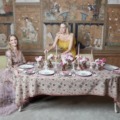 Η Poppy Delevingne & η Alice Naylor-Leyland δημιουργούν τη νέα most-wanted συνεργασία art de la table 