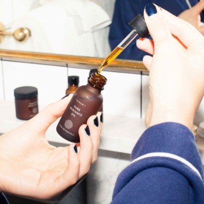 15 serums για το πρόσωπο που θα βάζετε πριν την ενυδατική σας κρέμα