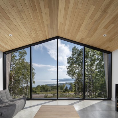 Το Le Littoral είναι η ιδανική κατοικία μέσα στο δάσος που συνδέεται άμεσα με το περιβάλλον της