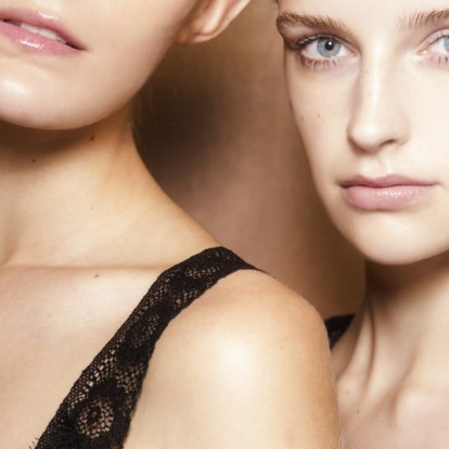 Beauty Hacks: 6 τρόποι για να αποτρέψετε τις ρυτίδες στο λαιμό 