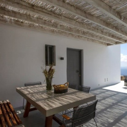 Tinos Hearts: Οι βίλες με θέα την Καρδιανή στην Τήνο απογειώνουν την Κυκλαδίτικη αισθητική 