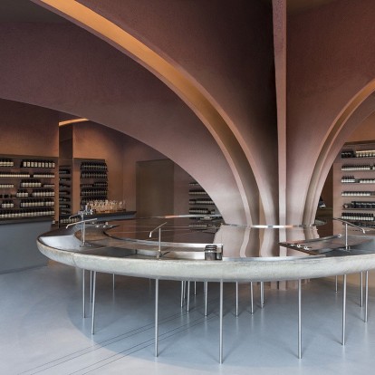 Στα χνάρια του James Bond το νέο Aesop flagship store στο Λονδίνο