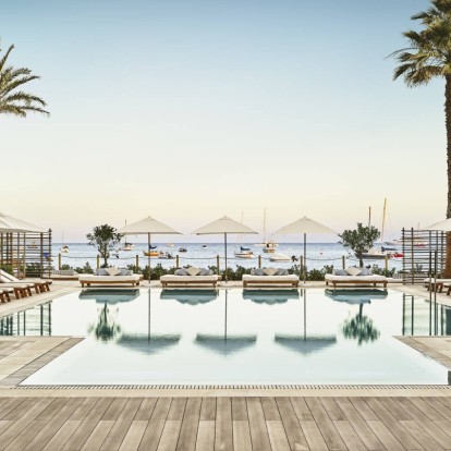 Summer Mood On: Αυτά είναι τα 4+2 καλύτερα beach clubs του κόσμου