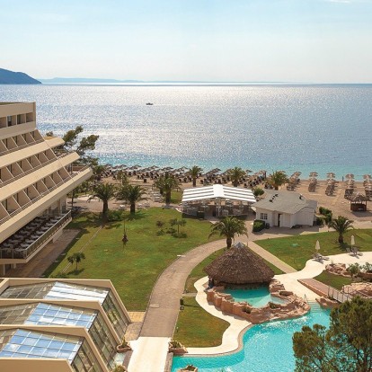 Αυτό είναι το αναβαθμισμένο Grand Resort στη Χαλκιδική όπου «χτυπάει» η καρδιά του καλοκαιριού 