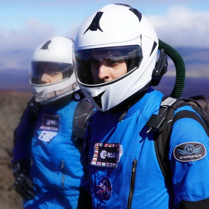 O Έλληνας αστροναύτης που γίνεται το πρόσωπο μιας διεθνούς fashion campaign με σημαντικό αντίκρυσμα 