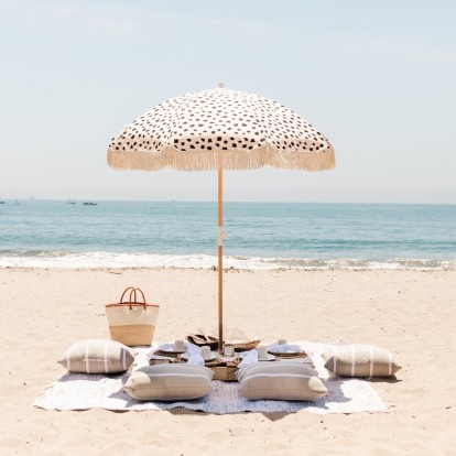 Πώς να διοργανώσετε ένα άκρως απολαυστικό beach picnic 
