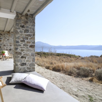 Μια παραμυθένια κατοικία στη Μήλο αναδεικνύει τη γοητεία των Κυκλάδων μέσα από το design της