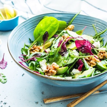 3 σαλάτες ιδανικές για το lunch break σας 