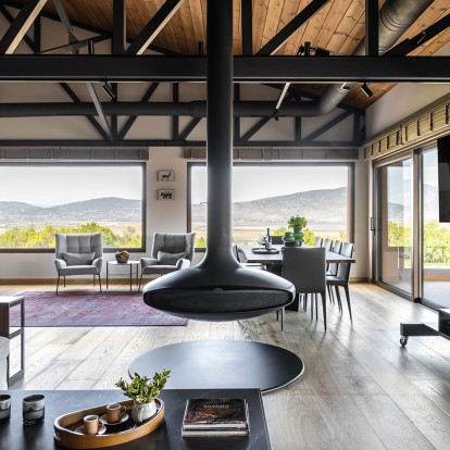 Νεοϋορκέζικη αύρα σε έναν αποθηκευτικό χώρο που μετατράπηκε σε εντυπωσιακό loft στη Βόρεια Ελλάδα