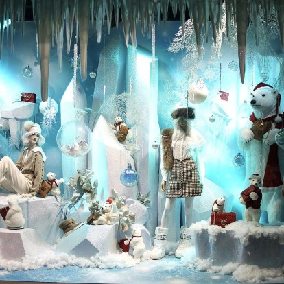 Μια βόλτα στις πρώτες Χριστουγεννιάτικες βιτρίνες στο κέντρο της Θεσσαλονίκης  