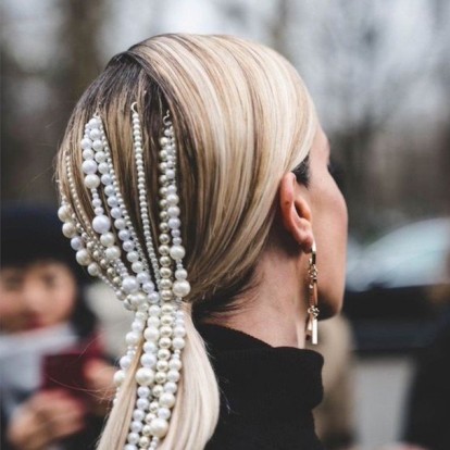 Hair accessories: 7 προτάσεις για να λάμψετε στο ρεβεγιόν 