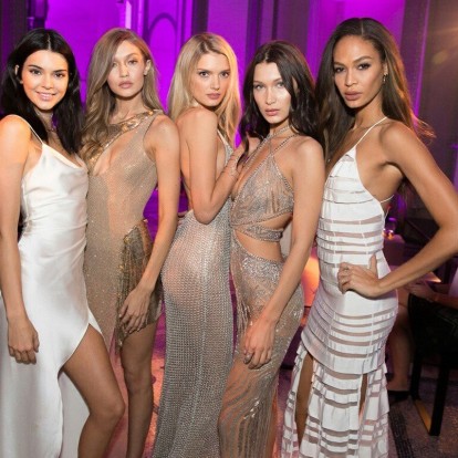  10 Celebrity party outfits για να αντιγράψετε 