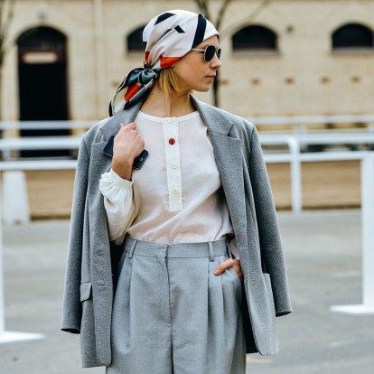 Headscarves: Η νέα τάση που επιλέγουν οι ειδικοί του street style 