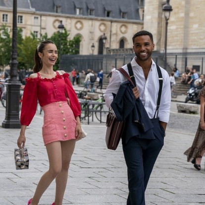 Λατρέψατε το Emily in Paris; 5 σειρές που πρέπει να δείτε 
