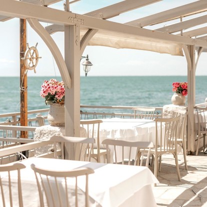 Το ιστορικό seafood restaurant της Θεσσαλονίκης που «μυρίζει» θάλασσα
