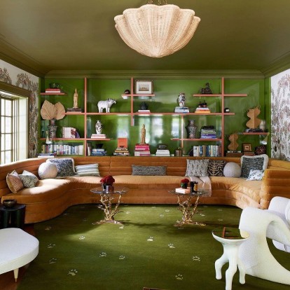 Αυτή η κατοικία στο Toronto είναι βαμμένη στα πιο hot χρώματα της σεζόν