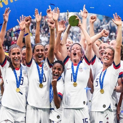 ΗΠΑ: Η ιστορική απόφαση για το μισθολογικό χάσμα στον χώρο του ποδοσφαίρου κι η δικαίωση των γυναικών