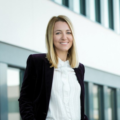 H Βασιλική Αδαμίδου, Διευθύντρια Επικοινωνίας και Εταιρικής Υπευθυνότητας ﻿της Lidl Ελλάς, μας μιλάει για το πώς η μητρότητα συνδυάζεται με την καριέρα