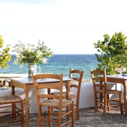 Μια ιστορία 26 αιώνων αποτυπώνεται στη γεύση και κάθε πιάτο «μυρίζει» Μεσόγειο σ' ένα νέο στέκι στη Χαλκιδική 