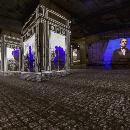 Μια εντυπωσιακή έκθεση στην Προβηγκία είναι αφιερωμένη στον Yves Klein και τιμά το άπειρο μπλε 