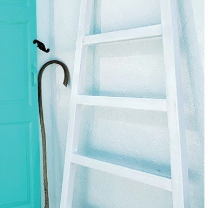 Her Greek Island Home: Η Claire Lloyd μάς υποδέχεται στην παραμυθένια κατοικία της στη Λέσβο