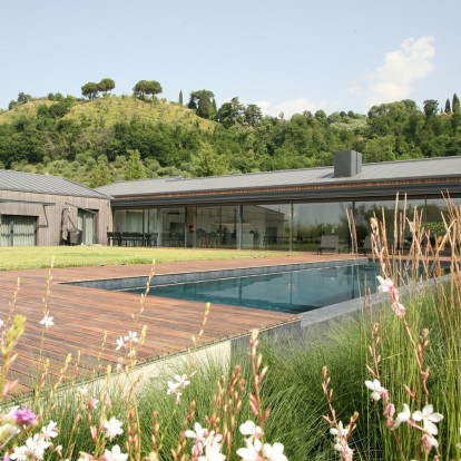 Μια κατοικία μέσα στην Ιταλική φύση είναι ό,τι πιο ονειρεμένο έχουμε θαυμάσει τελευταία