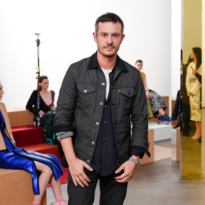 Ο Jonathan Saunders αποχαιρετά τον οίκο DVF