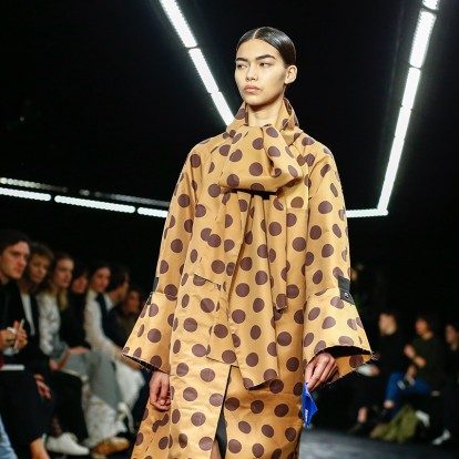 Το κλασικό polka dot στις FW17 πασαρέλες πιο ανανεωμένο από ποτέ 