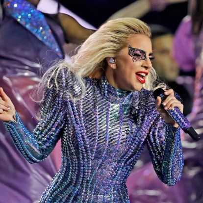 Ακούστε ξανά την πιο iconic ερμηνεία της Lady Gaga για το Paparazzi