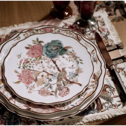 Η νέα tableware συλλογή του Dior Maison είναι ένας ύμνος στην ομορφιά του φθινοπώρου