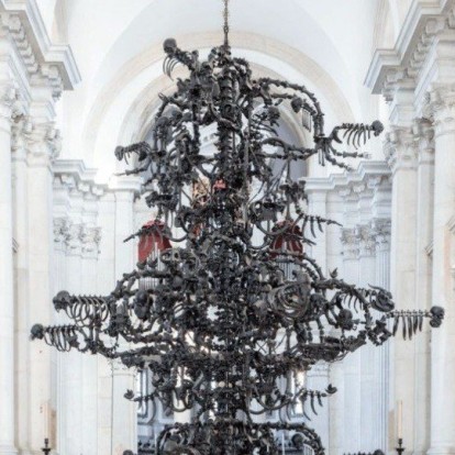 Ο σπουδαίος Ai Weiwei παρουσιάζει την πρώτη έκθεση γλυπτών από γυαλί τώρα στη Βενετία