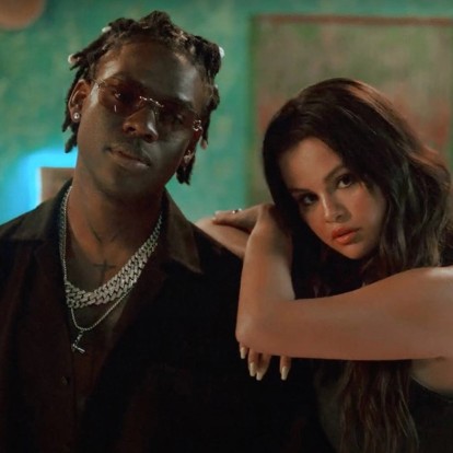 Οι Selena Gomez και Rema κυκλοφορούν το remix του "Calm Down"