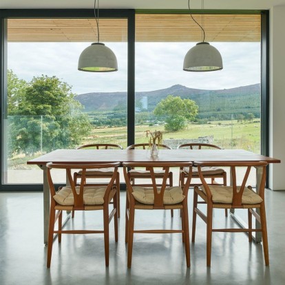 Πώς μια οικογενειακή κατοικία σ' ένα χωριό της Σκωτίας απογειώνει τον μοντερνισμό