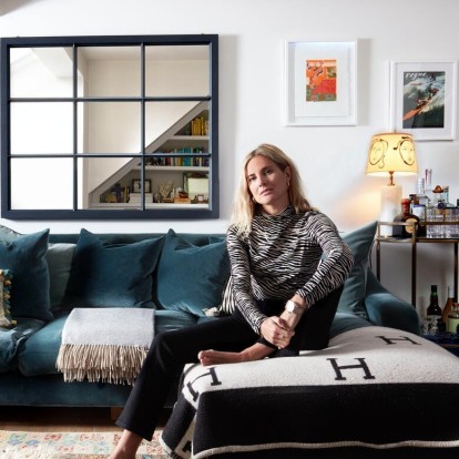 Περιηγηθείτε στο holiday-inspired σπίτι της Lucy Williams στο Λονδίνο