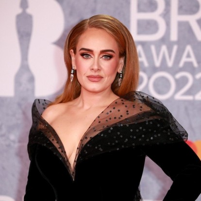 Η Adele αποκαλύπτει τις ιστορίες πίσω από τους στίχους των επιτυχιών της