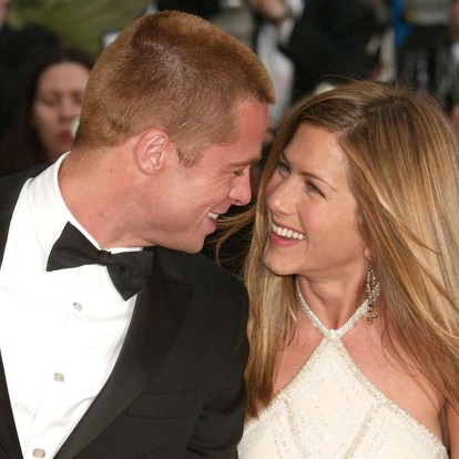 Jennifer Aniston: Γιατί καταθέτει μήνυση σε βάρος του Brad Pitt;