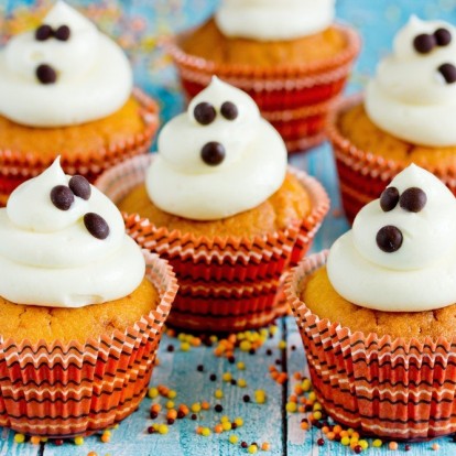 Ο Άκης Πετρετζίκης μας μαθαίνει τα μυστικά για τέλειες Halloween μούμιες