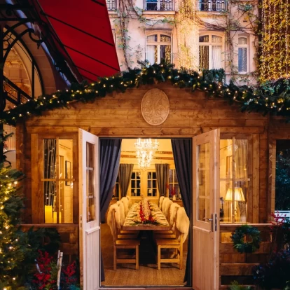 O Χριστουγεννιάτικος στολισμός των πιο εκλεπτυσμένων hotels σε Παρίσι και Λονδίνο