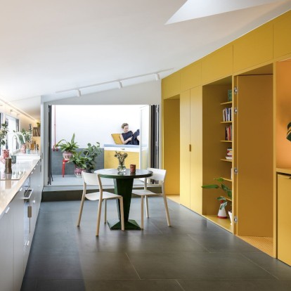 Ένα μόλις 47 τ.μ. διαμέρισμα που αποπνέει τη χαρά της ζωής, μια όαση αισιοδοξίας στο κέντρο της Mαδρίτης 