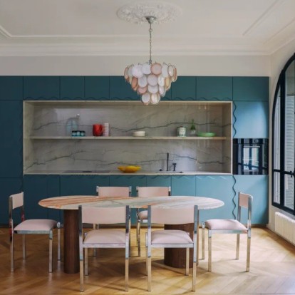 Ένα εκπληκτικό παριζιάνικο διαμέρισμα που είναι πρότυπο γαλλικής κομψότητας 