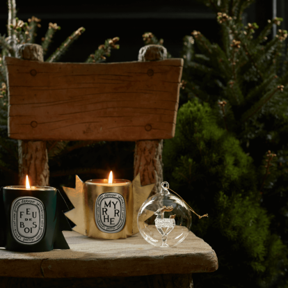 Holiday glow: 6 νέα premium κεριά για την πιο cozy ατμόσφαιρα