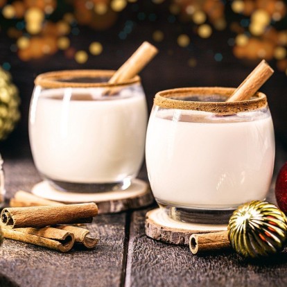 Christmas Eggnog: H συνταγή για το απόλυτο χριστουγεννιάτικο ποτό 