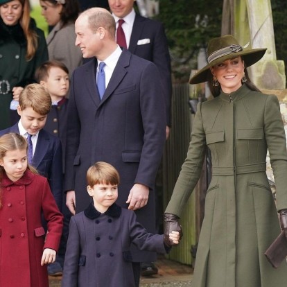 Οι γιορτινές εμφανίσεις της βασιλικής οικογένειας κέρδισαν τις εντυπώσεις για ακόμη μια χρονιά 